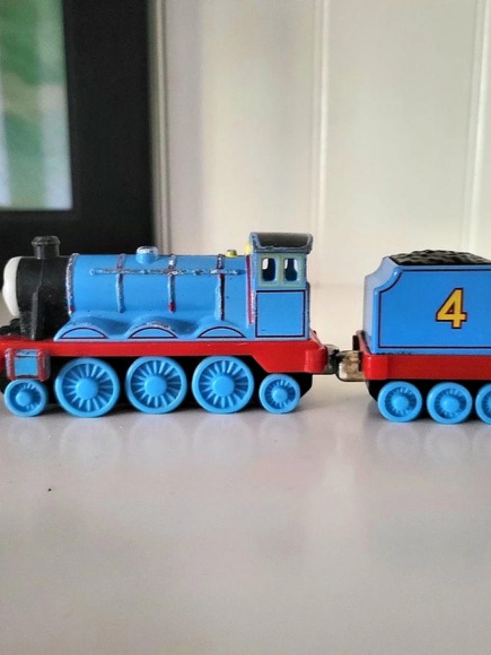 Thomas & Friends Take-Along / Take-n-Play Gordon Blue & Red Train